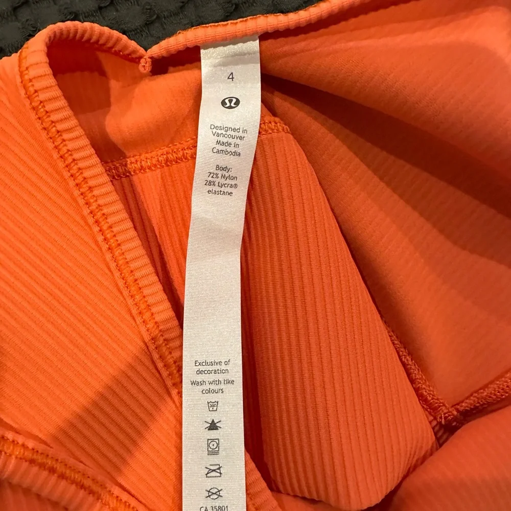 Lululemon Power Pivot Tank - size 4 - Picture 5 of 5